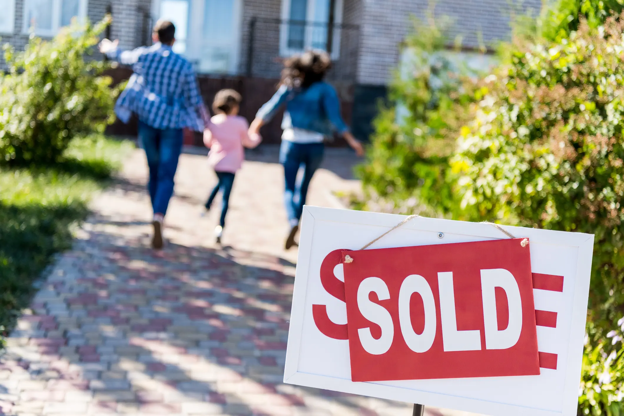 sell-home-marketing-strategy-attract-serious-buyers-maximum-visibility