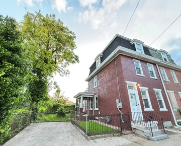 438 Lawrence St, Burlington City, NJ 08016